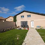 De Campagne Avec Privatif Hébergement de vacances Saint-Sauvant (Vienne)